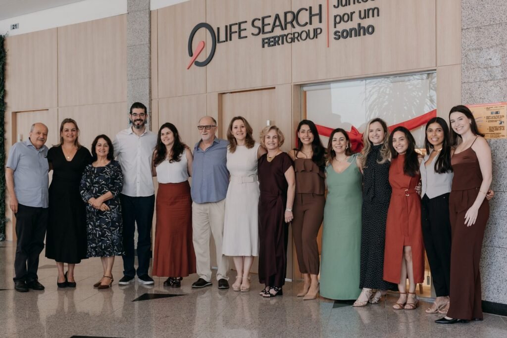 Equipe da Life Search FertGroup na inauguração da nova unidade